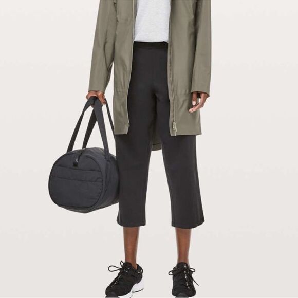 Lululemon Athletica Light Strides Crop 23” Black Knit Ankle Travel Pants 4 - Picture 2 of 10